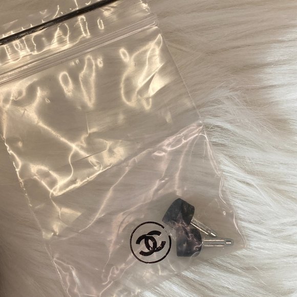 Chanel Two Tone Patent Leather Pumps - Picture 11 of 14